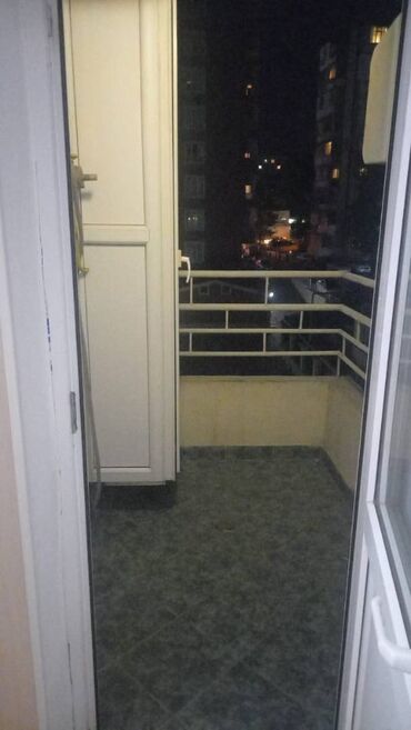 Uzunmüddətli kirayə mənzillər: 9 mkr,Tərlan şadlıq evinin yanı,Araz marketin binasında,18 — 5