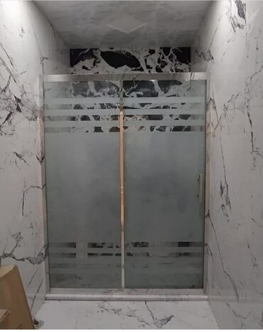 Duş kabinaları, arakəsmələr: Yeni Arakəsmə, Künc üçün, Pulsuz çatdırılma — 14