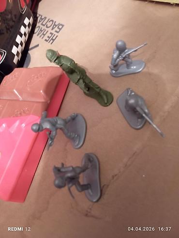 Игрушки: Игрушки бу пакетом: Барби, конструктор, рюгзак школьный для — 7