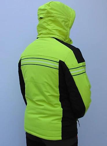 north face kacket: Muška jakna u neon žutoj boji, dizajnirana za skijanje. Poseduje — 10