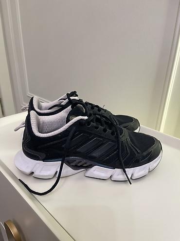 adidas az: Original Adidas 40 ölçü/39 ölçüye uyğundur.Az geyinilib — 2