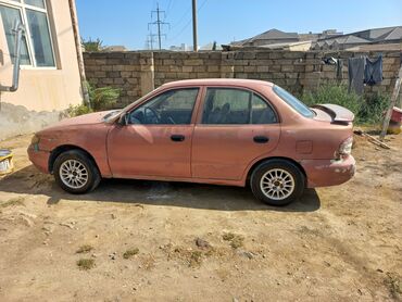 qırmızı maşınlar: Hyundai Accent: 1.3 l | 1995 il