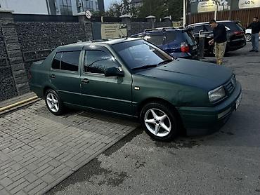 Volkswagen Vento: 1996 г., 1.8 л, Механика, Бензин, Седан