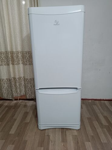 Техника для кухни: Холодильник Indesit, Б/у, Двухкамерный, De frost (капельный)