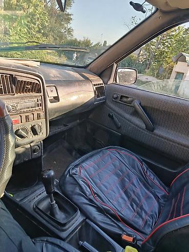 кузов сатылат: Volkswagen Passat: 1992 г., 1.8 л, Кол менен иштөөчү, Универсал — 2