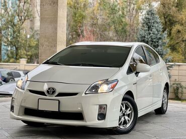 Toyota: Toyota Prius: 2010 г., 1.8 л, Вариатор, Гибрид, Седан