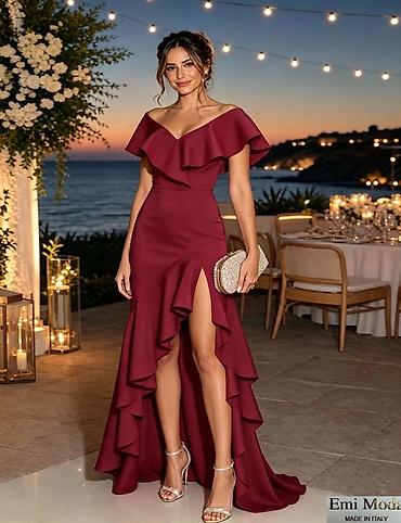 goth: Elegantna večernja haljina sa volanima –2150 din
S M L — 2