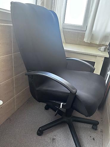 ikinci əl mebel alan: Ofis kreslosu satılır. 1.20:60 ölçüdə, yuxarı qalxıb düşmür sadəcə — 2