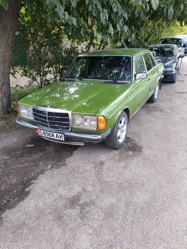 машинка гелик: Mercedes-Benz W123: 1982 г., 2.4 л, Механика, Дизель, Седан