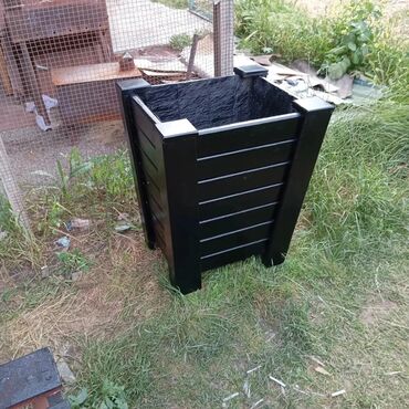 Bitkilər üçün dibçəklər: Gül qabları taxtda — 6