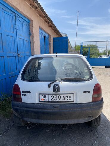 сапог бензин: Opel Corsa: 1996 г., 1.4 л, Автомат, Бензин, Купе