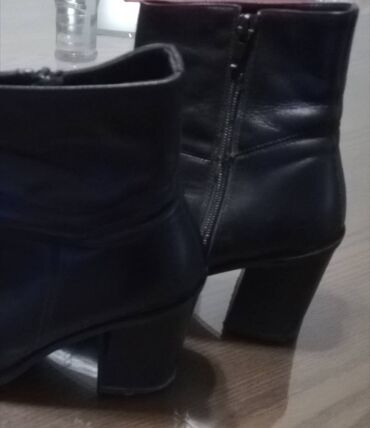 Gležnjače: Gležnjače, 39 — 9