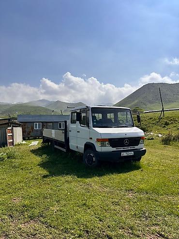Транспорт: Mercedes-Benz Vario 815D — бортовой грузовик с двойной кабиной и — 2