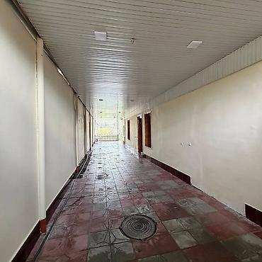 ağ şəhər: Gəncə şəhəri Nəriman Nərimanov pr 345.,yol kənarında yerləşir həyəti — 1