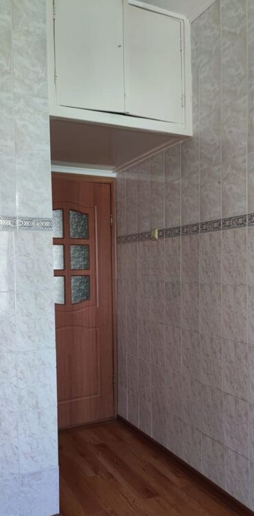 bmw 1 серия 135is dct в Кыргызстан | Продажа квартир: 3 комнаты, 64 м², 105 серия, 4 этаж
