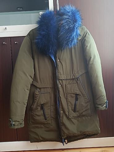 gödəkcə modelləri: - Qışlıq parka gödəkçə - Rəng: zeytun-yaşıl (xarici), mavi detallarla — 1