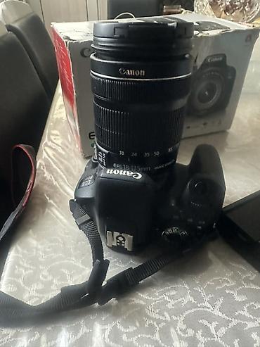 Canon EOS 800D DSLR fotoaparat + Canon EF-S 18-135mm IS STM obyektiv