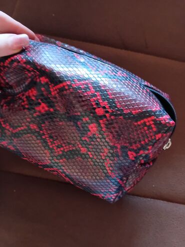 Nega kože: Set za negu lica + neseser Sadržaj: - Velnea Face Care Coenzyme Q10 — 9