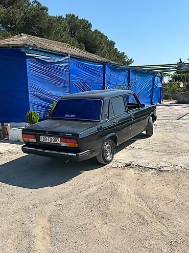 nol 7 maşın: LADA 2107 sedan – qara rəng, klassik kuzov dizaynı. - 4 qapılı, arxa — 2