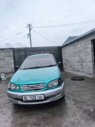 обмен машинами с доплатой: Toyota Ipsum: 1996 г., 2 л, Автомат, Бензин, Вэн/Минивэн