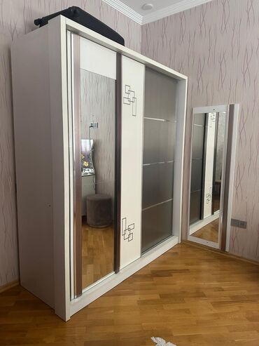 Dolablar: Dolab👇Qiyməti:*350* man. 194x220x73 sm. Ünvan:Azadlıq prps/28/28 *İlh*