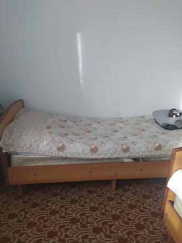 Спальные гарнитуры: Спальный гарнитур в классическом стиле, цвет светлый/медовый дуб — 2