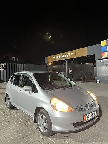 аито: Honda Fit: 2005 г., 1.3 л, Автомат, Бензин, Хэтчбэк — 2