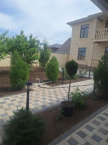 Продажа коттеджей и домов: Просторный двухэтажный дом с благоустроенным двором и садом — 9