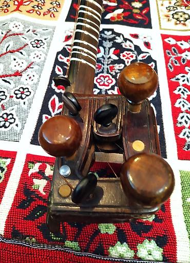 Tar: Tar – Azərbaycan milli simli musiqi aləti. Əla vəziyyətdə, heç bir — 9