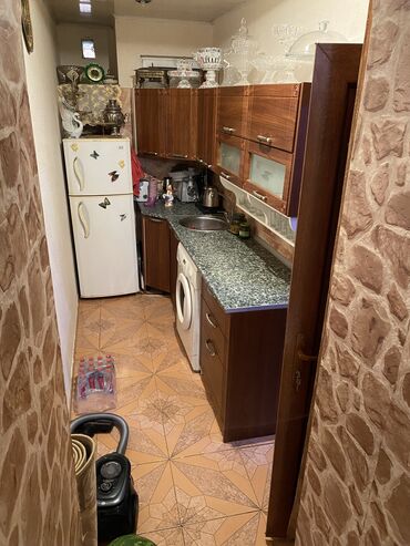 Köhnə tikili: Bakı, NZS, 6 otaqlı, Köhnə tikili, m. 8 Noyabr, 160 kv. m -da lalafo.az — 13 Köhnə tikili: Bakı, NZS, 6 otaqlı, Köhnə tikili, m. 8 Noyabr, 160 kv. m — 13