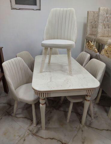 Masalar və oturacaqlar: Kvadrat masa, 6 stul, Açılan masa, Qonaq otağı üçün, Azərbaycan