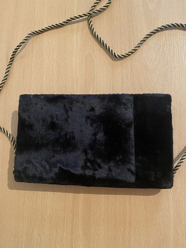 Çantalar: 1.Ziyafet və xususi gunlər üçün nəzərdə tutulmuş əl çantasidir. Temiz — 14