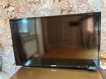 82 ekran: Samsung LED televizor - Ekran: təxminən 82" (80 sm ətrafı), LED panel — 2