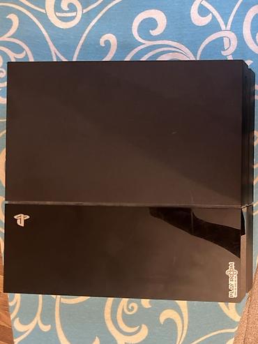 playstation 4 oyunlar: 500 gb yaddaş. Əla vəziyyətdədir. Təmir olunmayıb. Heç bir problemi — 2