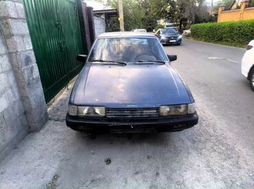крыло марк 2: Mazda 626: 1986 г., 2 л, Механика, Бензин, Седан