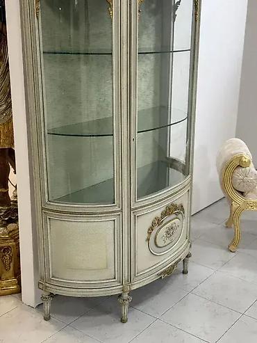 natuzzi komode: Stilska vitrina / kristalijera Venecijanski barok 🪞 Dobro stanje — 6