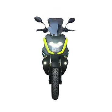 peda 200: KMOTO X-ADV skuter – sportsko‑avanturistički dizajn sa modernom — 4