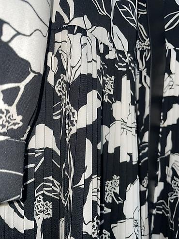 qara pp: Qara-ağ floral naxışlı qadın mini don 110 azn alinib materialı cox — 2