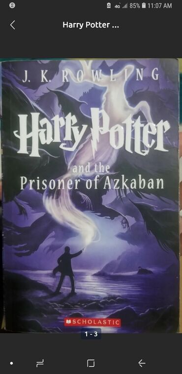 Bədii ədəbiyyat: J.K. Rowling-in "Harry Potter və Azkaban Məhbusu" kitabı. Bu kitab