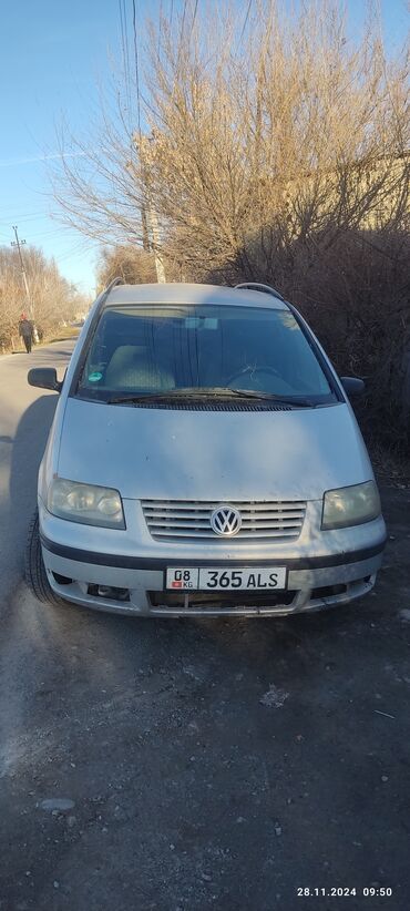 Volkswagen: Volkswagen Sharan: 2000 г., 2 л, Механика, Бензин, Минивэн