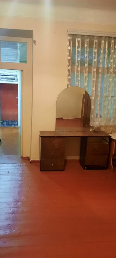 Uzunmüddətli kirayə mənzillər: 2 otaqlı. Biləcəri qəs. ploşadın yanı. Işləyən adamlara verilir — 5