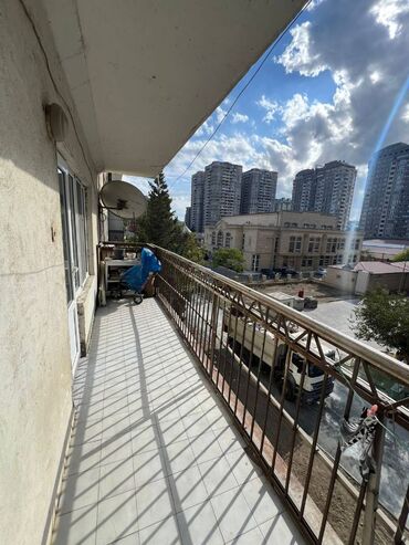 Köhnə tikili: Bakı, 4 otaqlı, Köhnə tikili, m. Xətai, 110 kv. m -da lalafo.az — 17 Köhnə tikili: Bakı, 4 otaqlı, Köhnə tikili, m. Xətai, 110 kv. m — 17