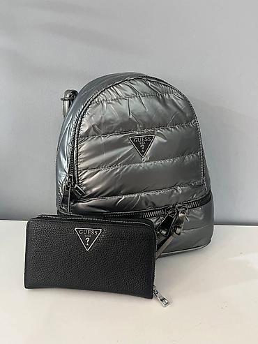 zelena torbica: Torbe i rancevi 3500din
Novcanici 2300din 
acc — 10