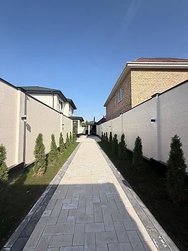 Продажа коттеджей и домов: 6 комнат и более, 340 м², 4 соток, Бишкек, Арча-Бешик ж/м Риэлтор — 35