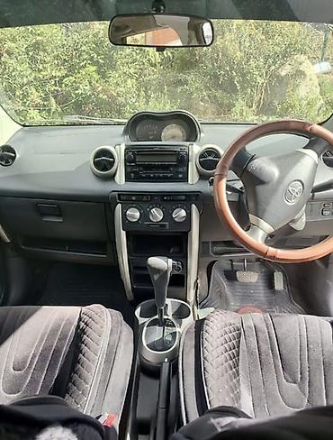 Toyota Ist: 2003 г., 1.3 л, Автомат, Бензин, Хетчбек