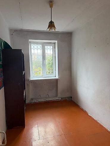 Батирлерди сатуу: 3 бөлмө, 50 м², 1 кабат, Эски ремонт — 2