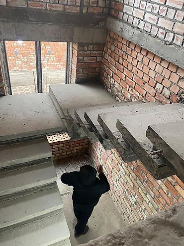 Үй жана бакча: Бетон тепкичи Жеке менчик үй үчүн, Тепкичтин формасы: Г-сымал — 5