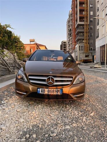 Mercedes-Benz B 200: 2 l. | 2012 έ. | Χάτσμπακ