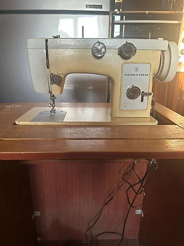 tikis isi: “Chaika 142M” tikiş maşını – şkaflı model - Tip: Mexaniki/elektrik — 1