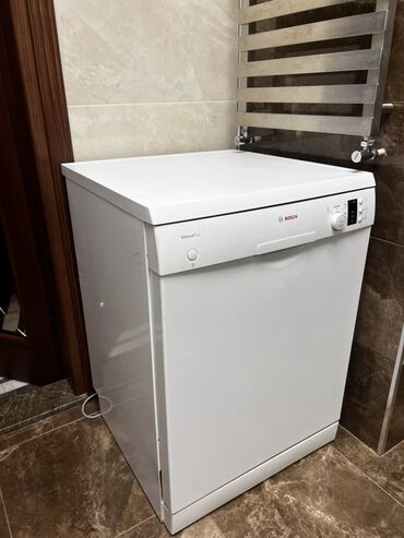 Plitələr və bişirmə panelləri: Qabyuyan maşın Bosch, Tam qabaritli (60 sm.), Ayrıca dayanan
